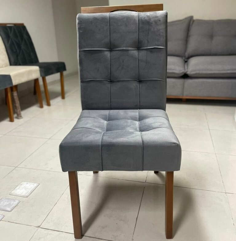 Mesa Ravena 120 Naturale/Off White com 4 Cadeiras Sophia Veludo Cinza Grafite – CLEFATOS DECOR + WM DECOR - Imagem 2